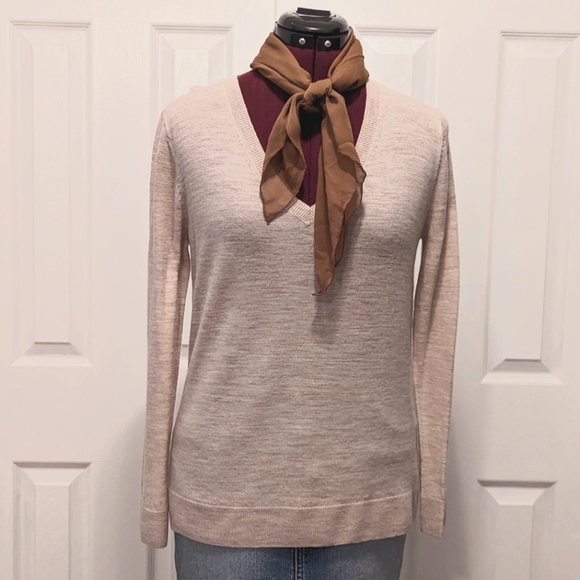 Segments 100% Merino V-Neck Pullovers - Picture 1 of 6